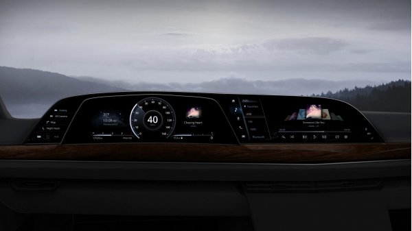 A 2021-es Cadillac Escalade-ben debütál a világ első autós LG P OLED műszerfala
